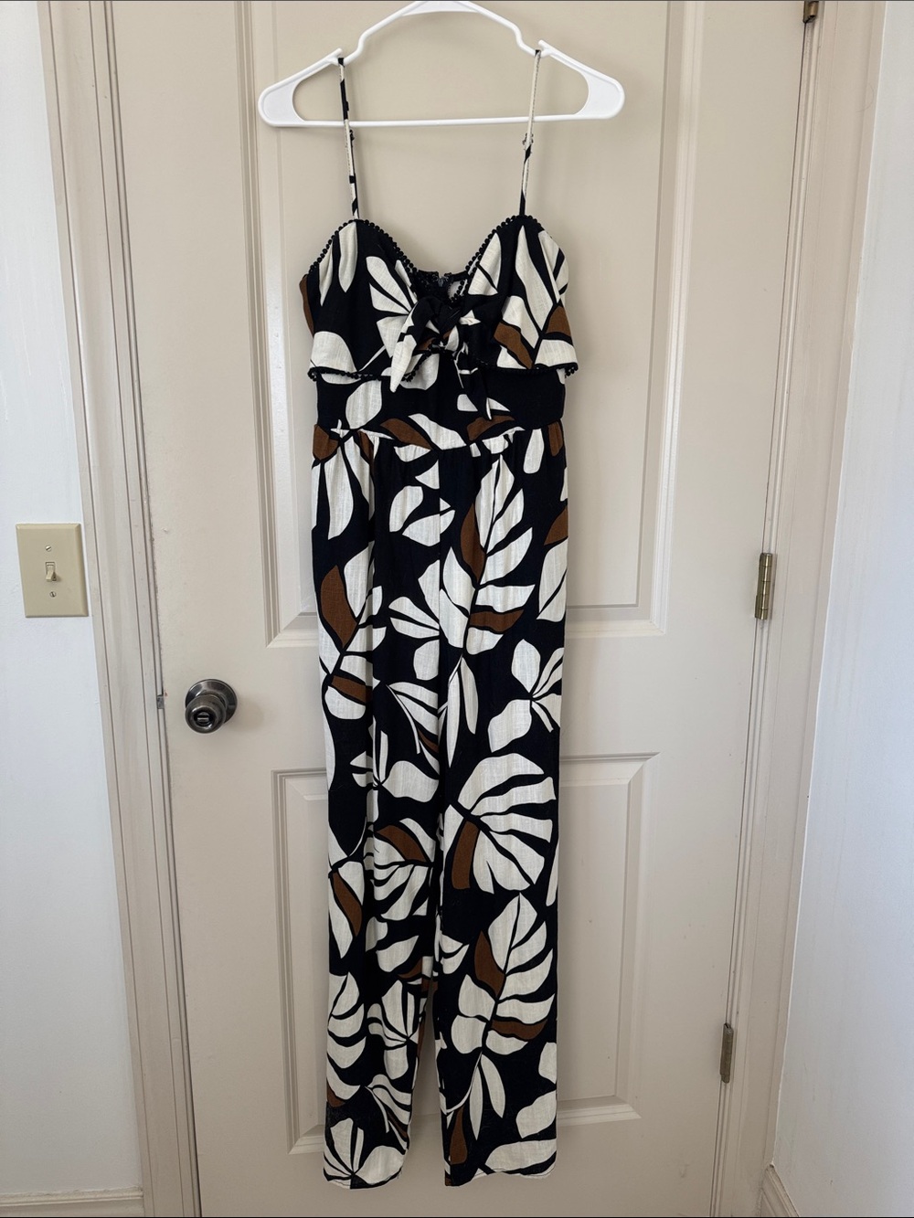 Women’s Black Tropical Print Spaghetti Strap Jumpsuit